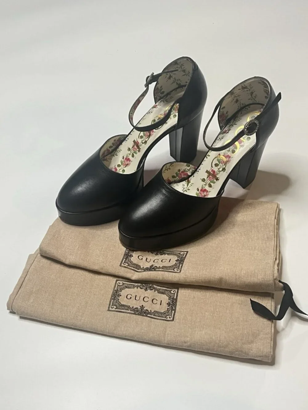 Gucci Black Leather Mary Jane Platform Heels Floral Print Lining Sz 37 Italy 6.5